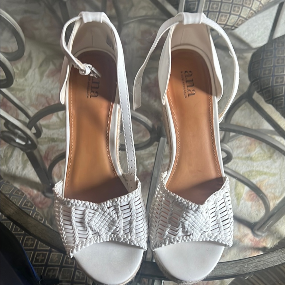 a.n.a White Sandals with Open-Toe Design and Delicate Detailing